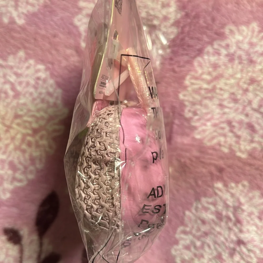 NWT Miss Gwen’s OMG Accessories Sunglasses & Hard Case Unicorn Set with handle.